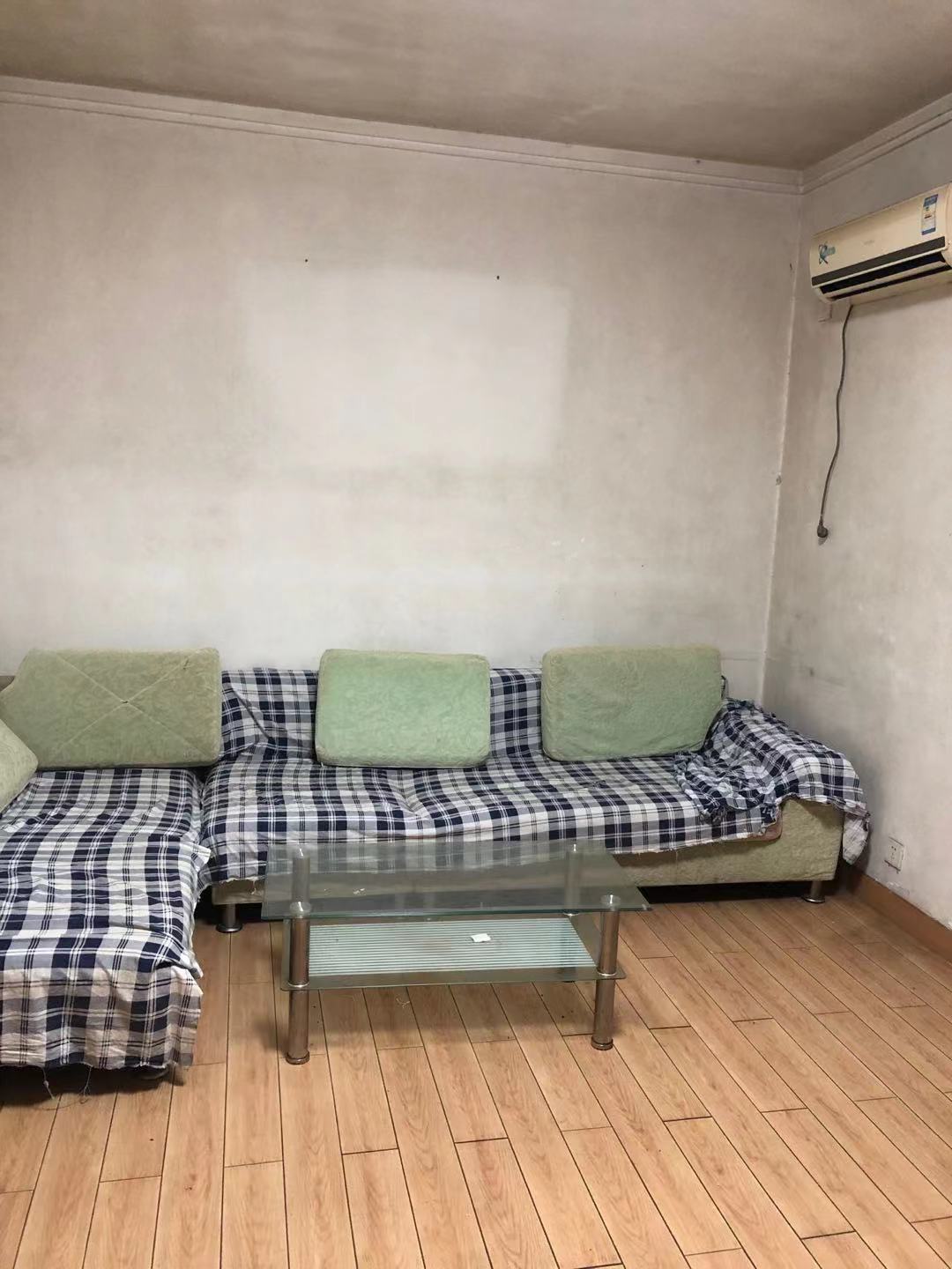 湘运小区金钩山路12号 2室1厅1卫 900.0元/月 湘运小区金钩山路12号 2室1厅1卫 900.0元/月室内图