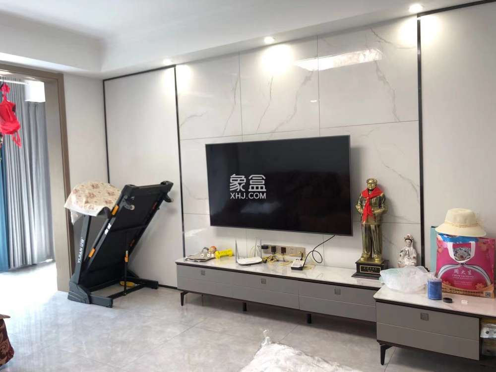 梓湖明珠  3室2厅2卫   3000.00元/月