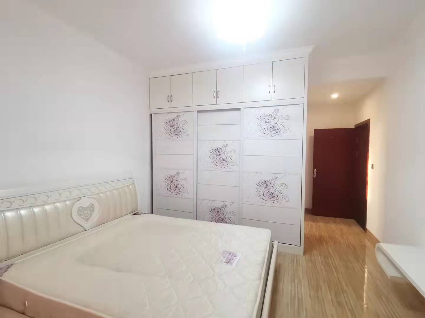 明兴翰苑一期  3室2厅2卫   2600.00元/月室内图