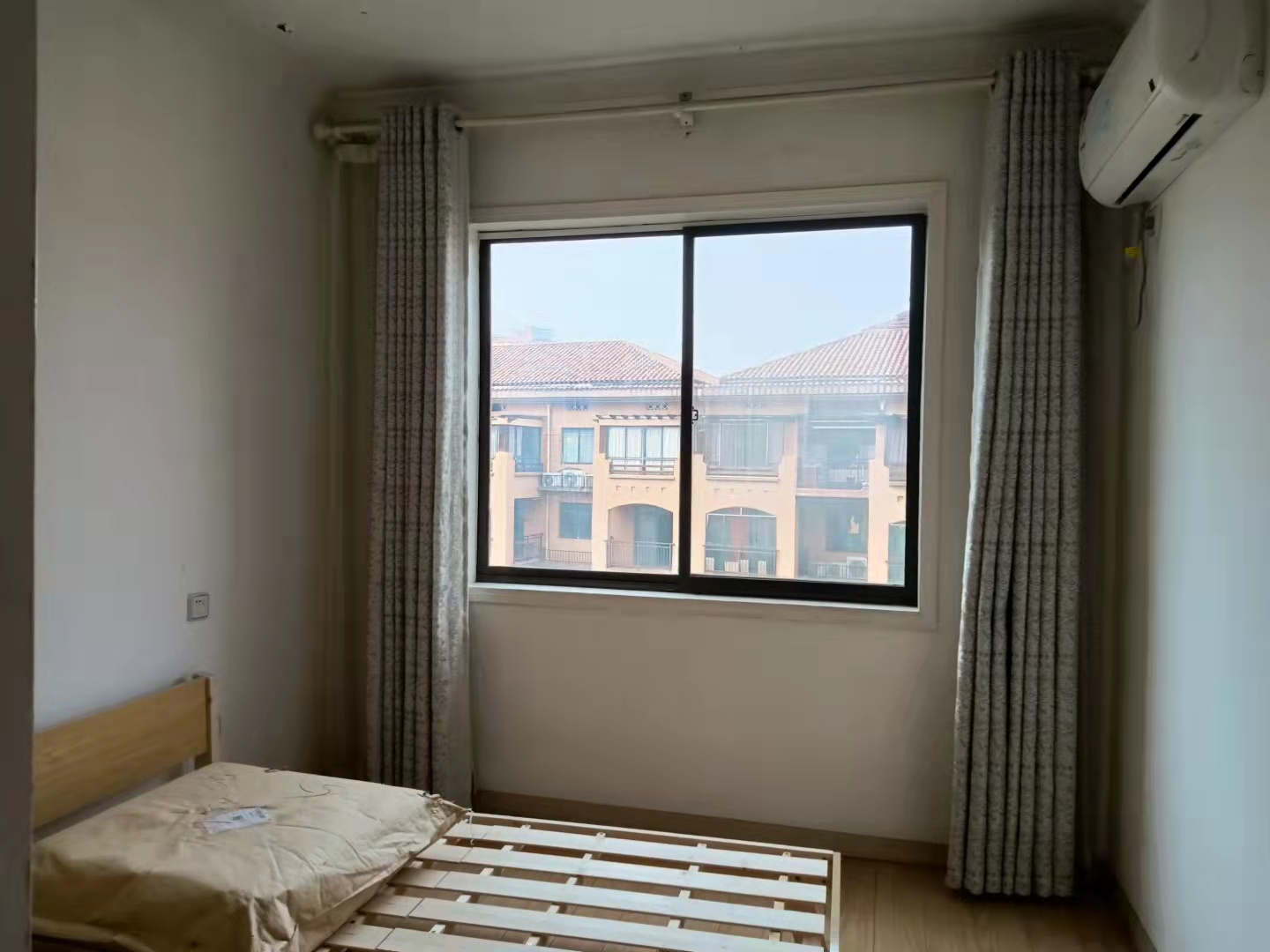 伴山公馆  3室2厅2卫    1500.0元/月 伴山公馆  3室2厅2卫    1500.0元/月室内图