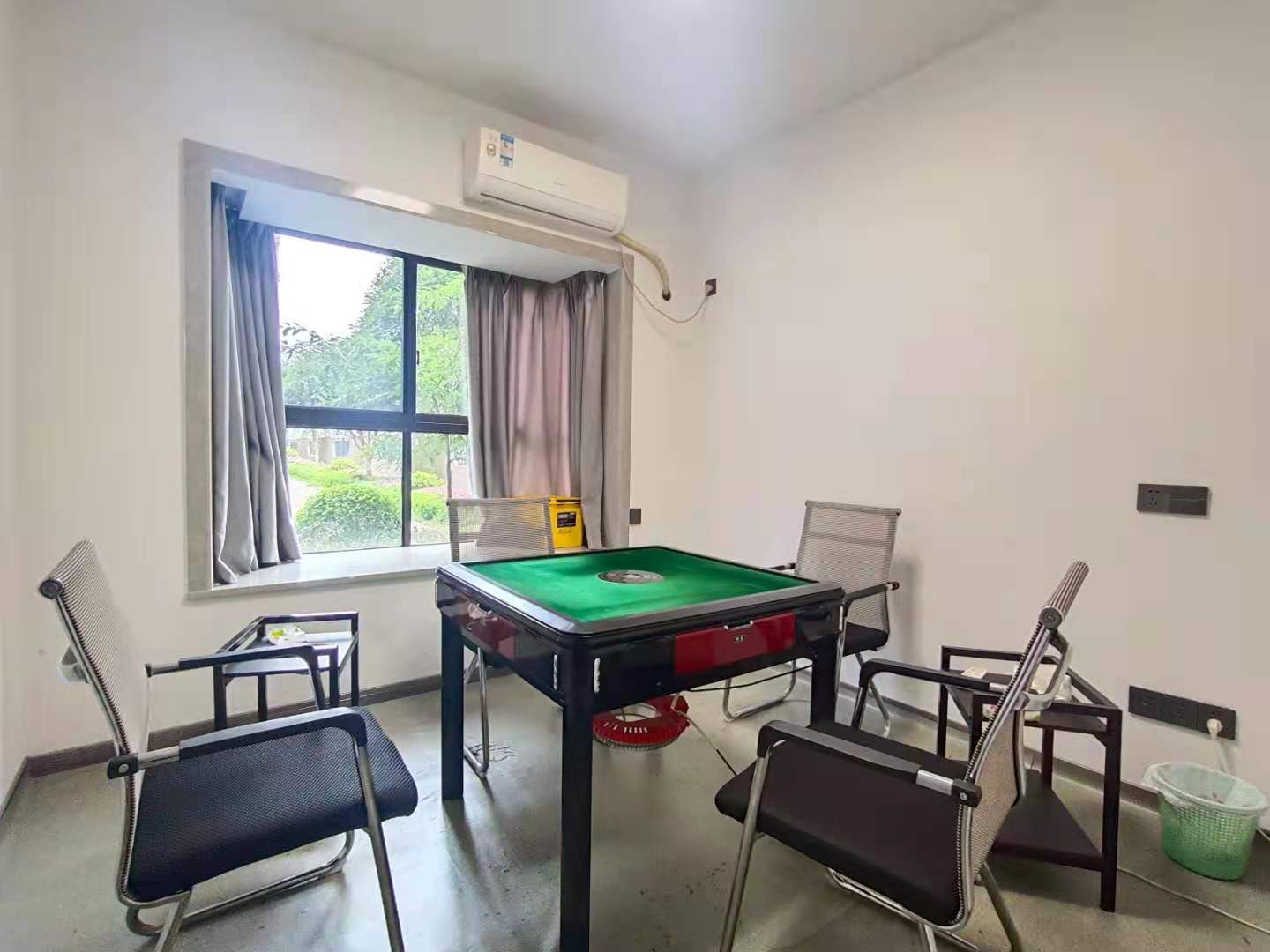 金河湾1881  3室2厅2卫   85.00万客厅