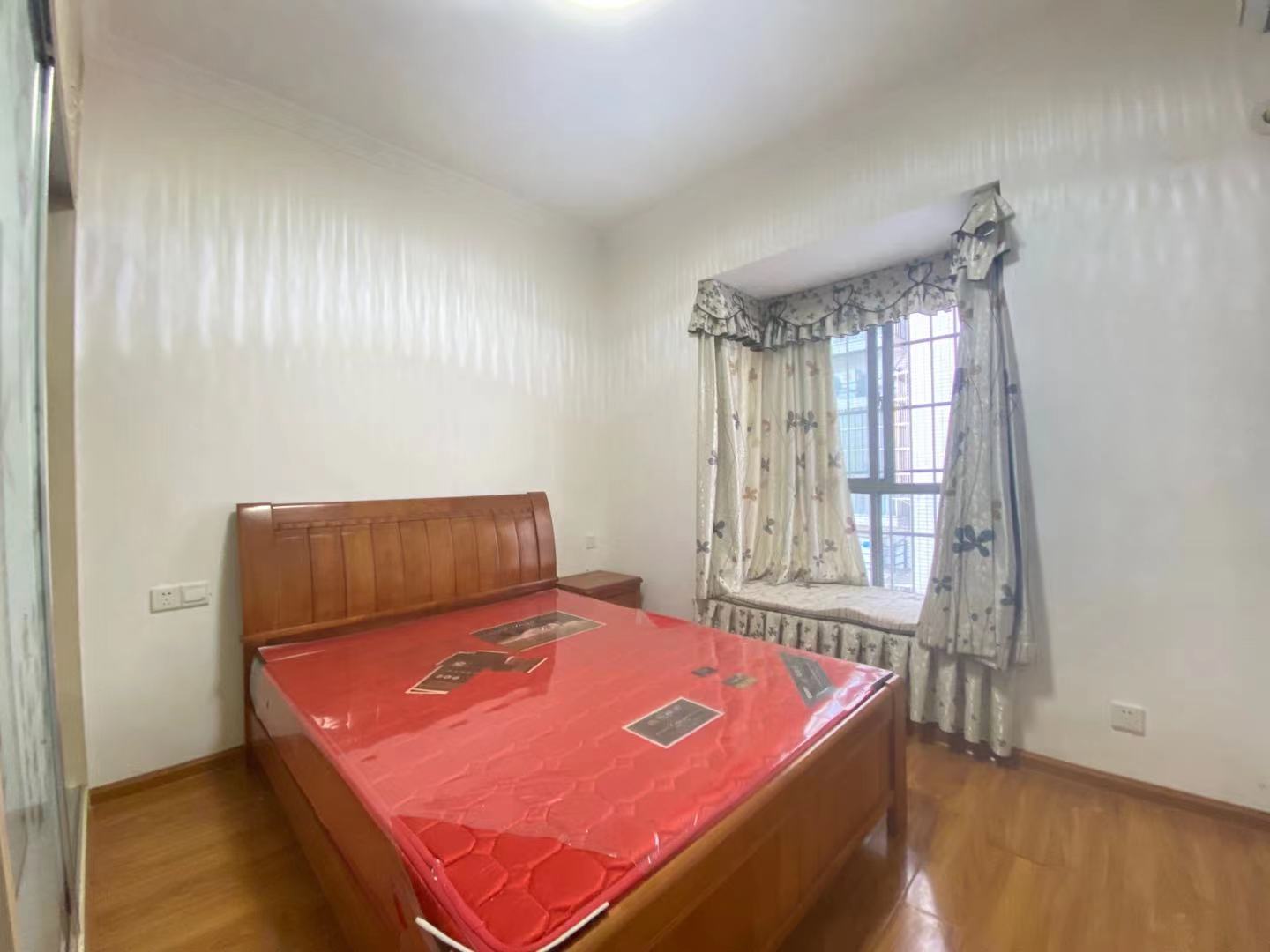 峰邸壹号 3室2厅2卫 2100.0元/月 峰邸壹号 3室2厅2卫 2100.0元/月室内图