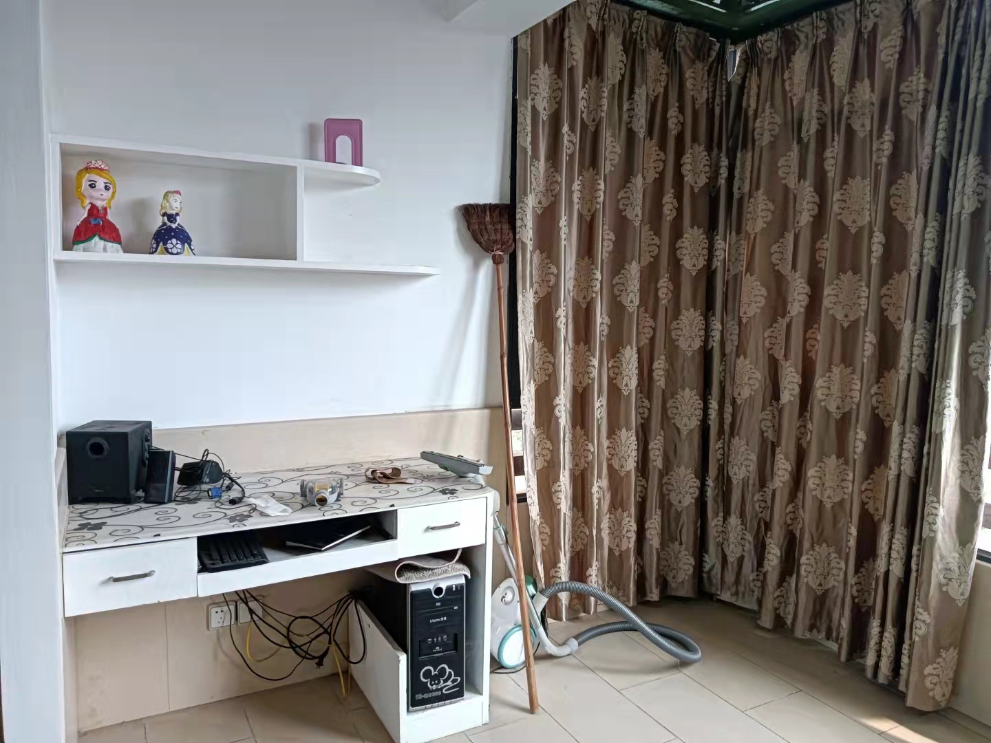 伴山公馆  3室2厅2卫    1500.0元/月 伴山公馆  3室2厅2卫    1500.0元/月室内图