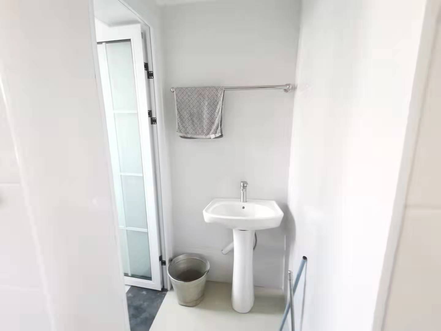 梓园社区(麻纺厂宿舍)  2室1厅1卫    850.0元/月 梓园社区(麻纺厂宿舍)  2室1厅1卫    850.0元/月室内图