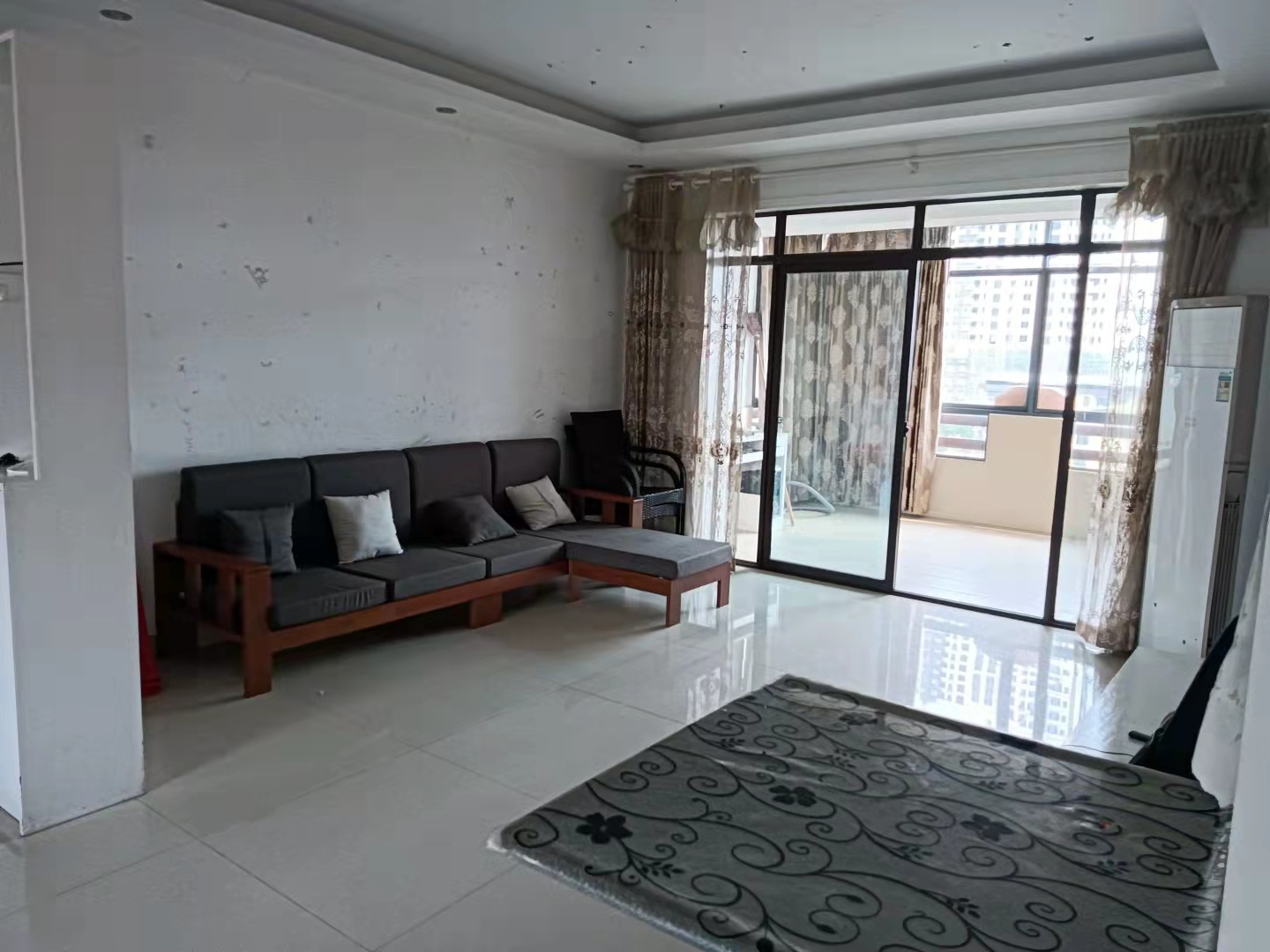 伴山公馆  3室2厅2卫    1500.0元/月 伴山公馆  3室2厅2卫    1500.0元/月室内图