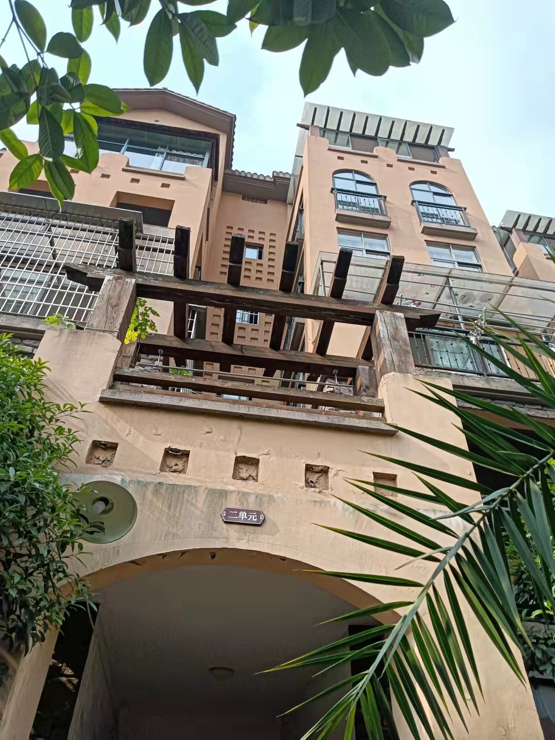 伴山公馆  3室2厅2卫    1500.0元/月 伴山公馆  3室2厅2卫    1500.0元/月户型图