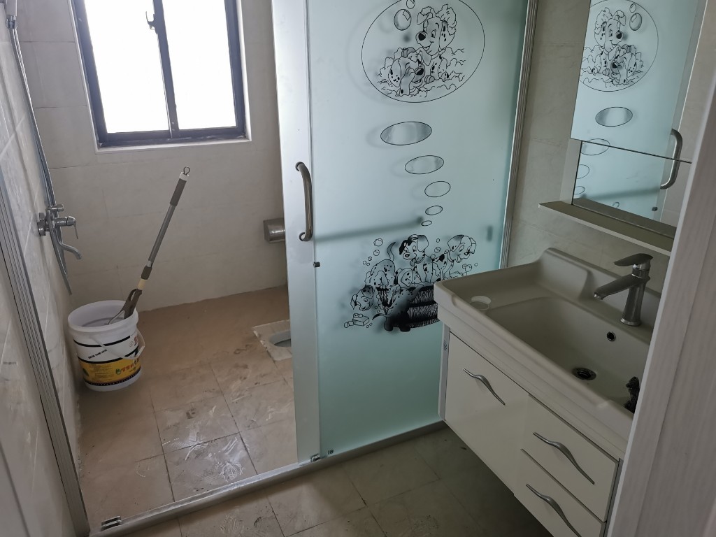 勤诚达新界  3室2厅1卫    2500.0元/月室内图