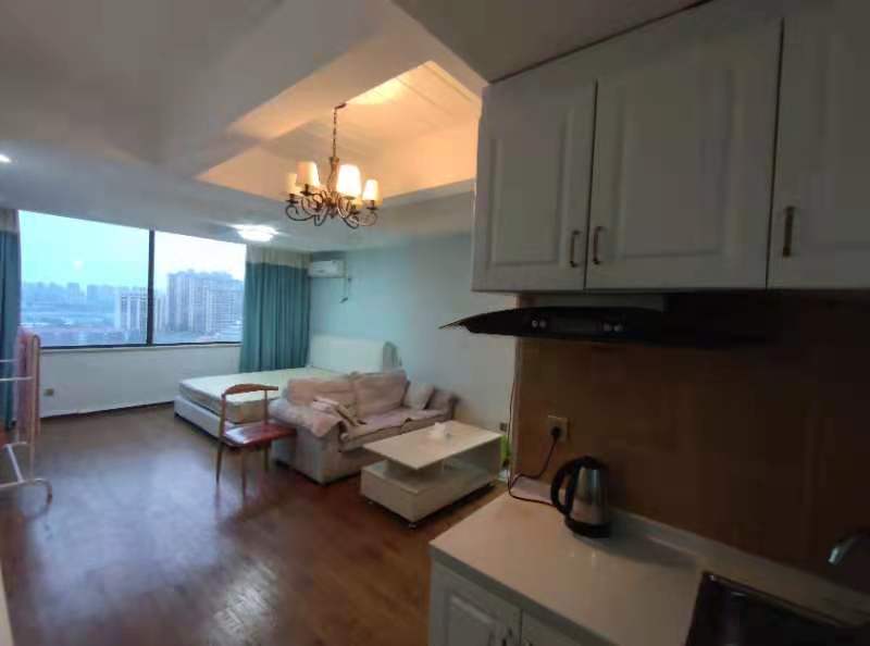 万籁酒店  1室1厅1卫    1600.0元/月 万籁酒店  1室1厅1卫    1600.0元/月室内图