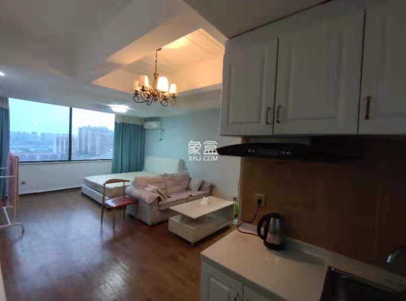 万籁酒店  1室1厅1卫    1600.0元/月