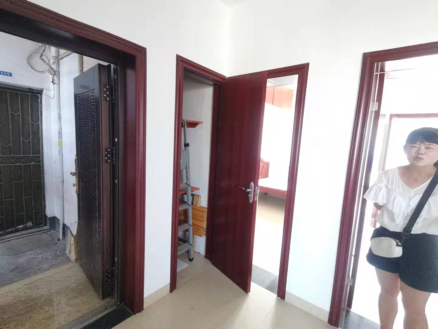 梓园社区(麻纺厂宿舍)  2室1厅1卫    850.0元/月 梓园社区(麻纺厂宿舍)  2室1厅1卫    850.0元/月室内图