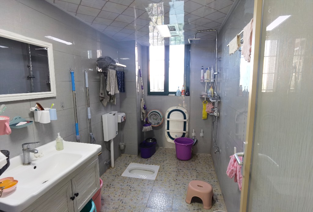 湖景名城 3室2厅2卫 79.0万 湖景名城 3室2厅2卫 79.0万客厅