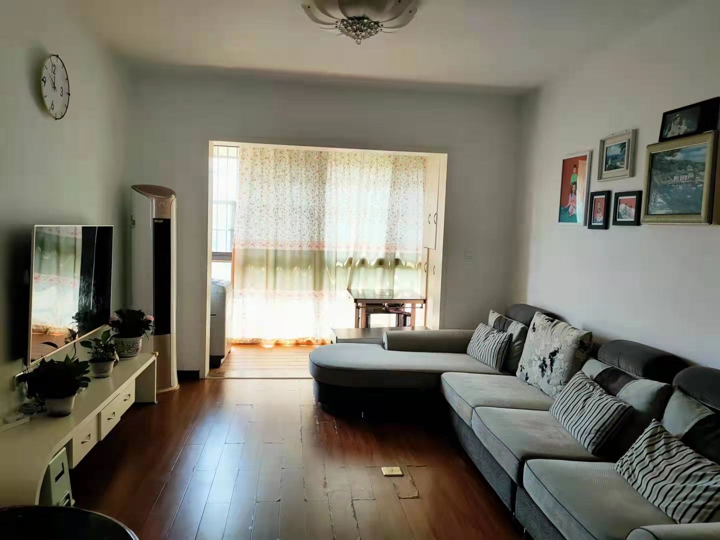 蓝筹公寓二期2-3栋 2室2厅1卫 54.0万 蓝筹公寓二期2-3栋 2室2厅1卫 54.0万客厅