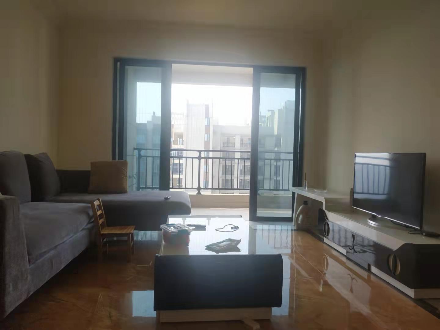 碧桂园梓山府 3室2厅2卫 2400.0元/月 碧桂园梓山府 3室2厅2卫 2400.0元/月室内图