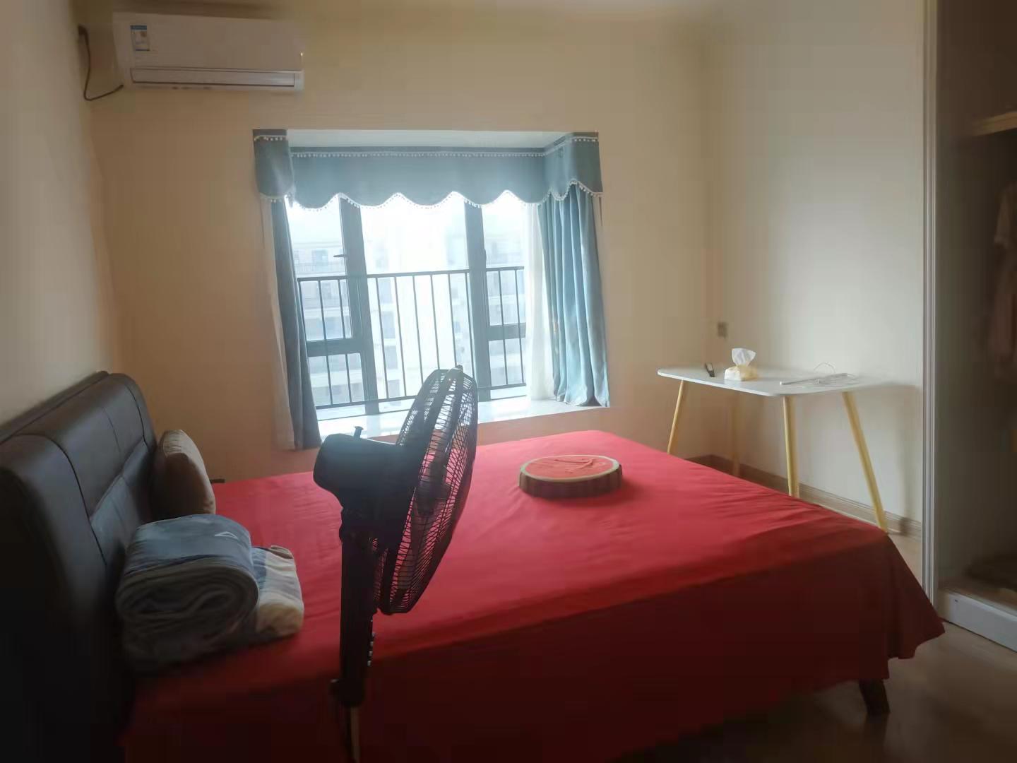 碧桂园梓山府 3室2厅2卫 2400.0元/月 碧桂园梓山府 3室2厅2卫 2400.0元/月室内图