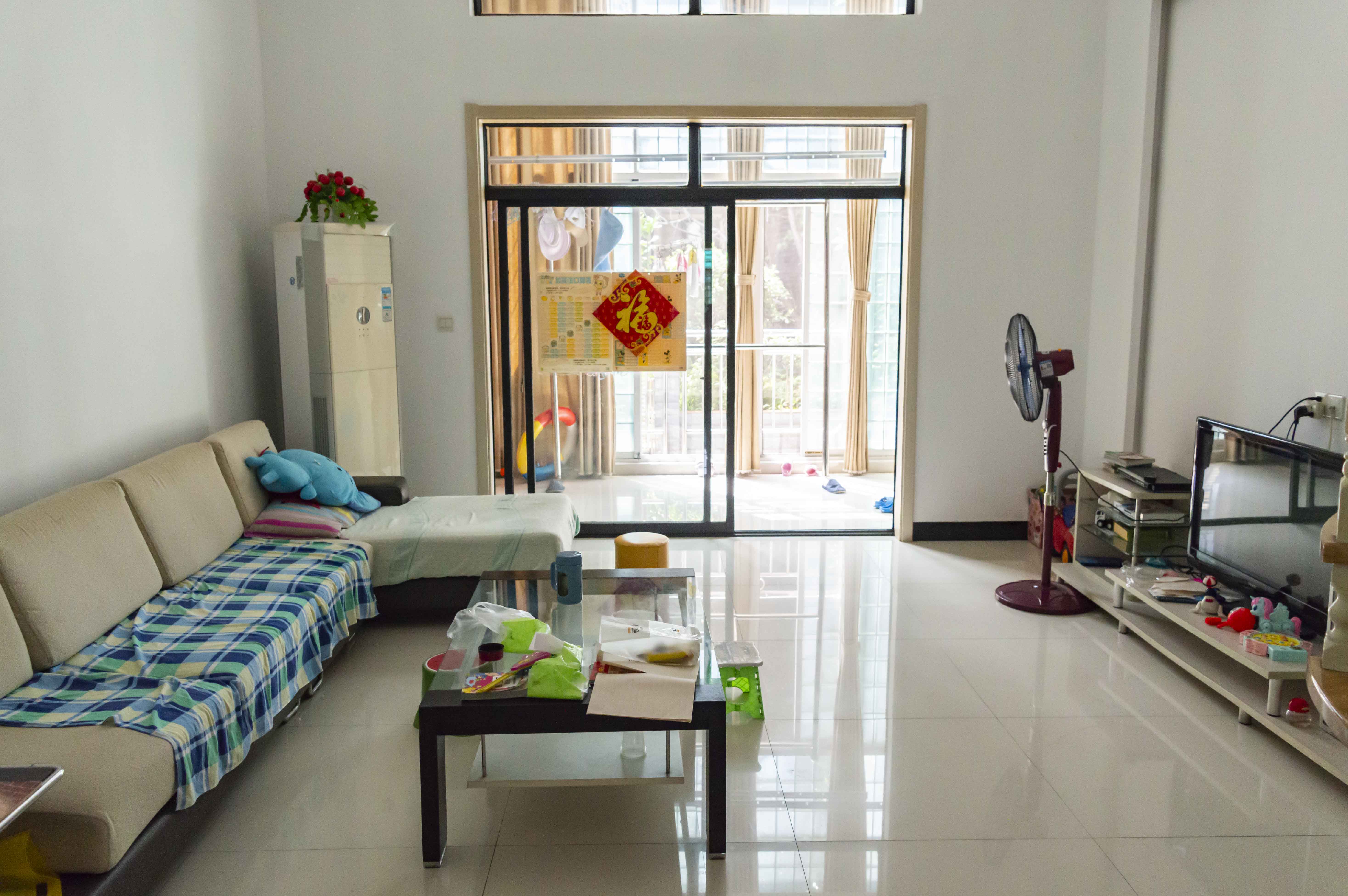 上城世家 3室2厅2卫 80.0万 上城世家 3室2厅2卫 80.0万客厅