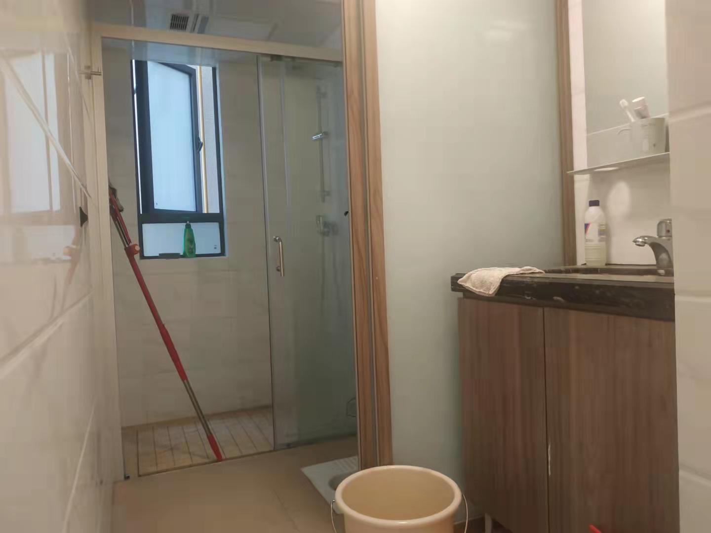 碧桂园梓山府 3室2厅2卫 2400.0元/月 碧桂园梓山府 3室2厅2卫 2400.0元/月室内图