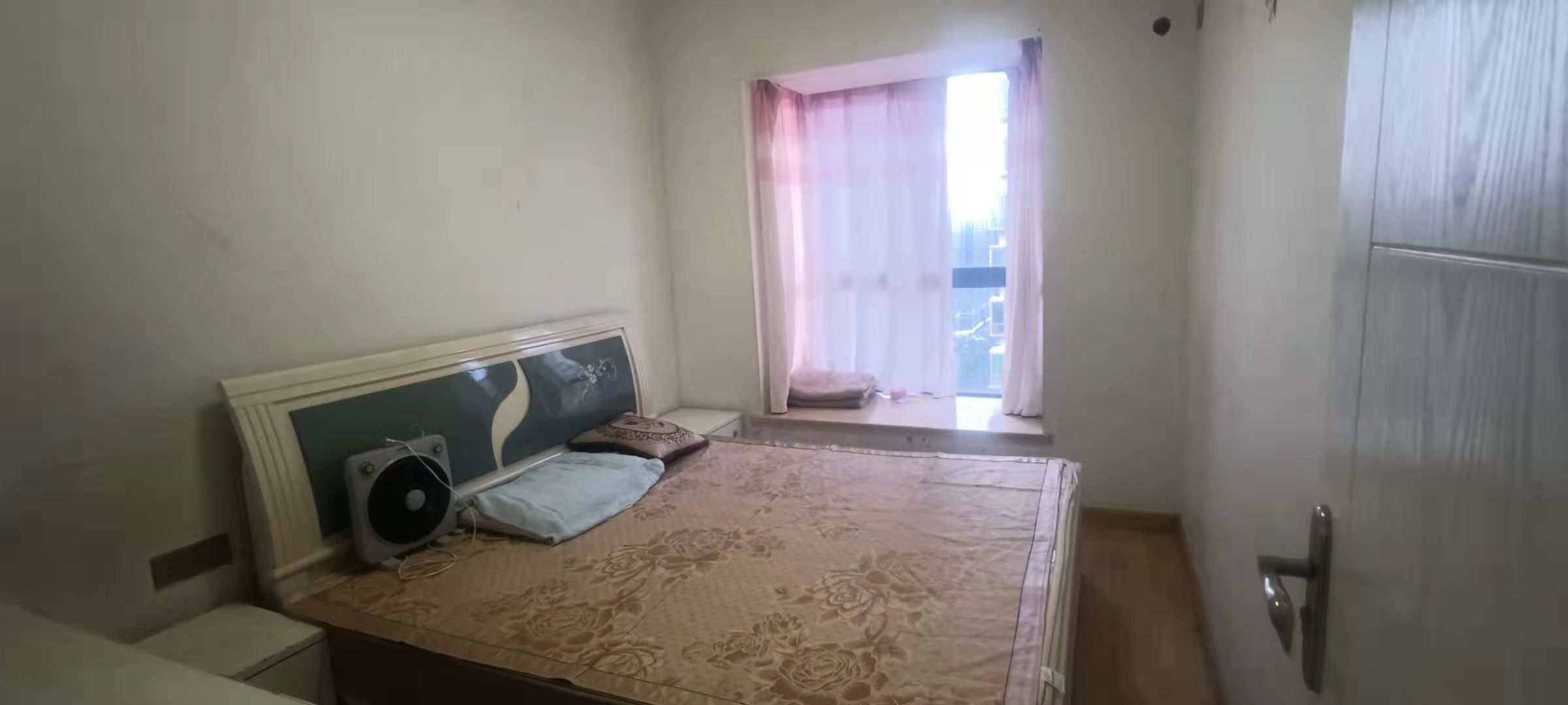 新华名筑  3室2厅2卫    2200.0元/月 新华名筑  3室2厅2卫    2200.0元/月室内图