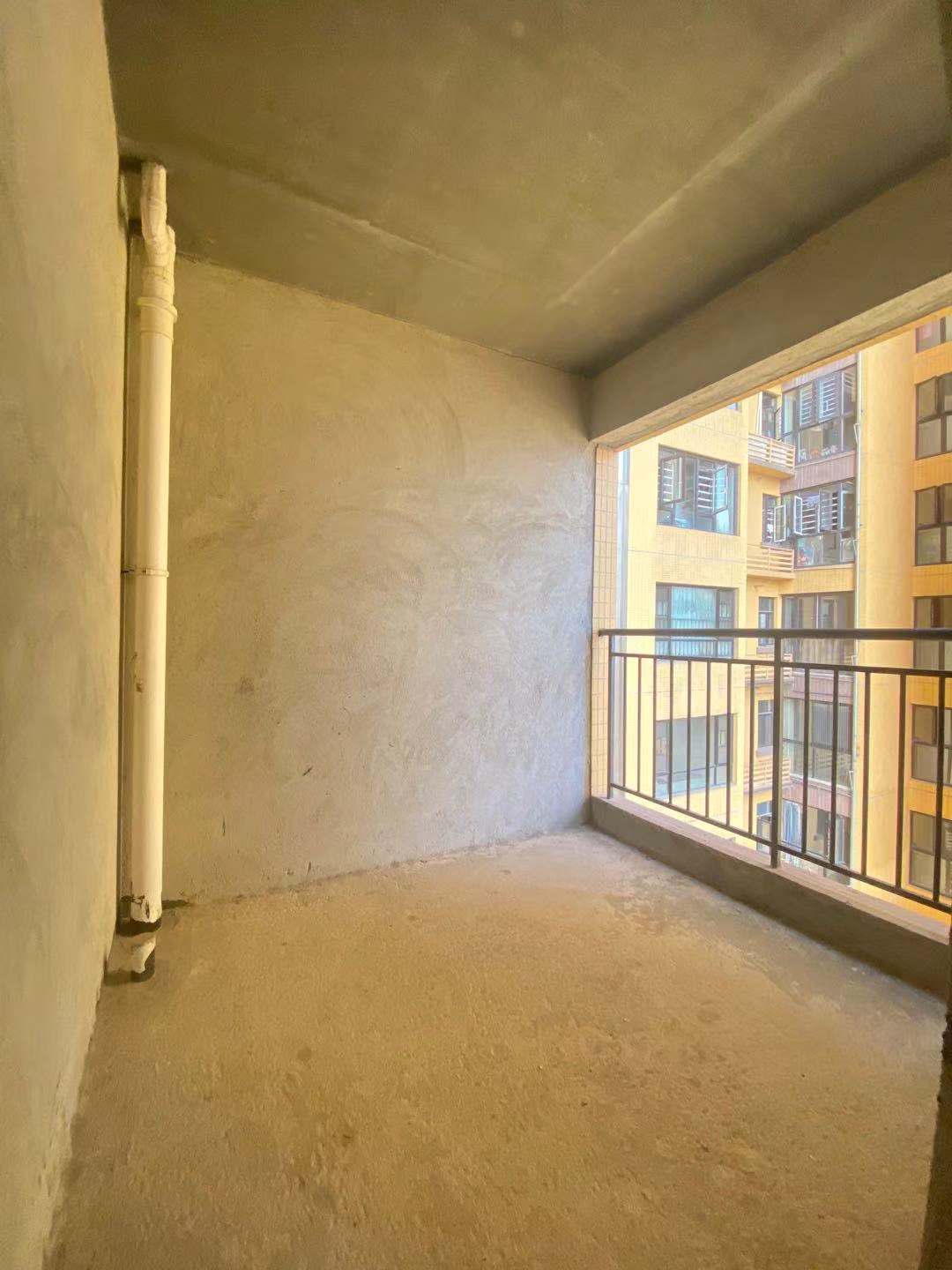 珠江帝景山庄  3室2厅1卫   53.00万卫生间