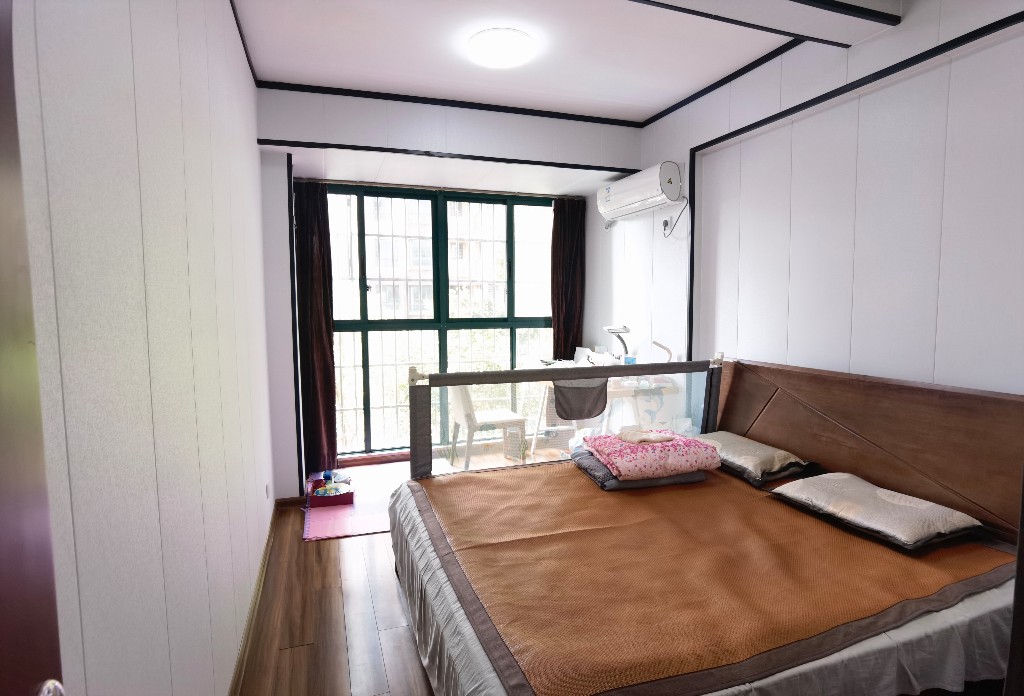 湖景名城 3室2厅2卫 79.0万 湖景名城 3室2厅2卫 79.0万客厅