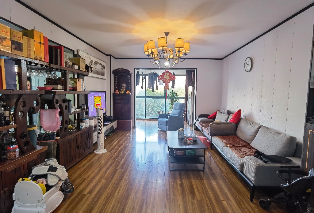 湖景名城 3室2厅2卫 79.0万 湖景名城 3室2厅2卫 79.0万客厅