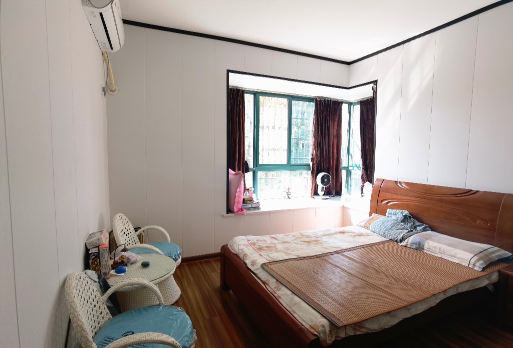 湖景名城 3室2厅2卫 79.0万 湖景名城 3室2厅2卫 79.0万客厅