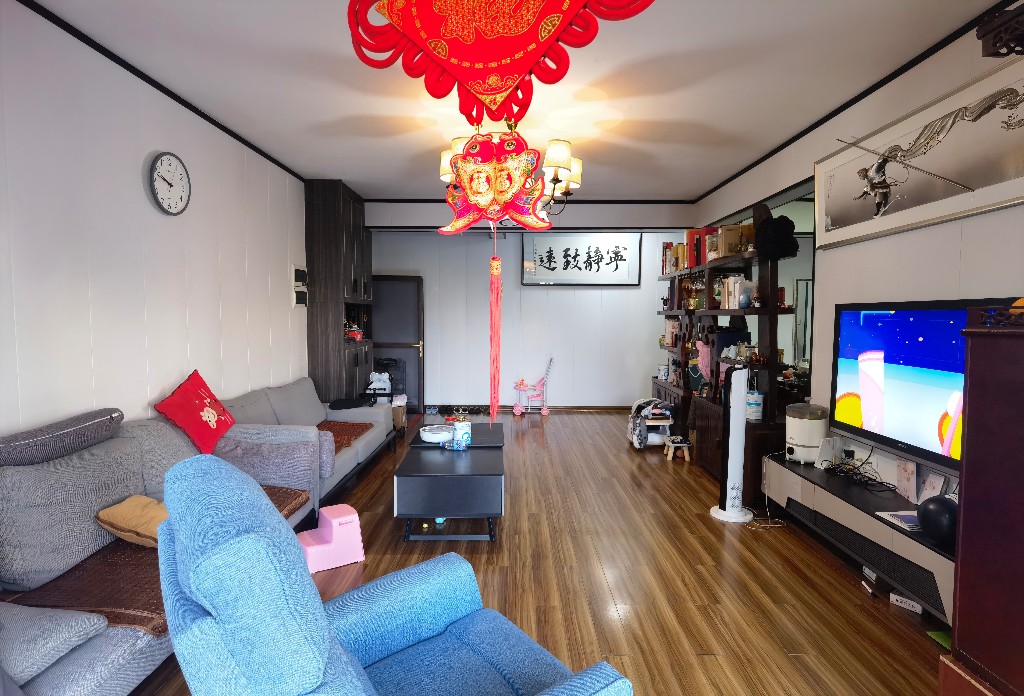 湖景名城 3室2厅2卫 79.0万 湖景名城 3室2厅2卫 79.0万客厅