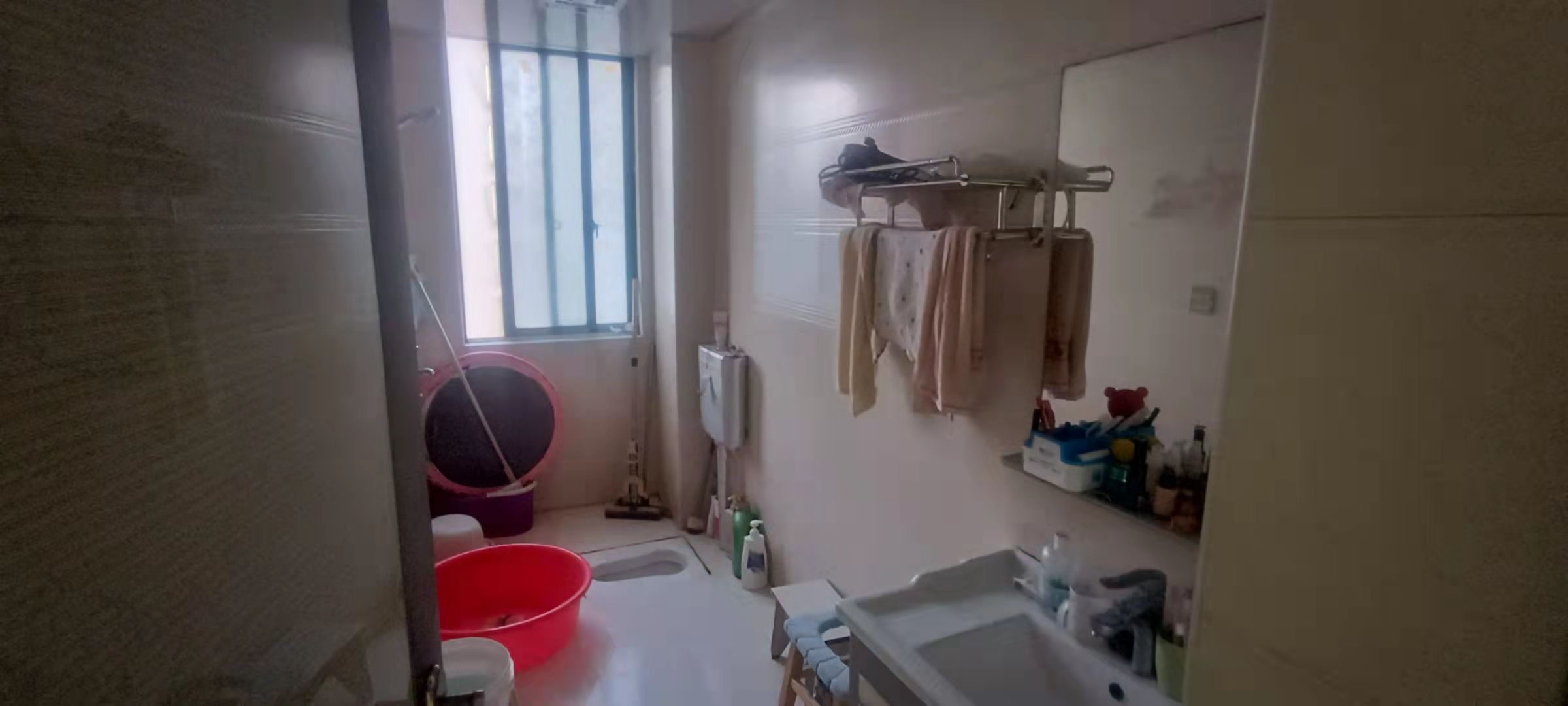 新华名筑  3室2厅2卫    2200.0元/月 新华名筑  3室2厅2卫    2200.0元/月室内图