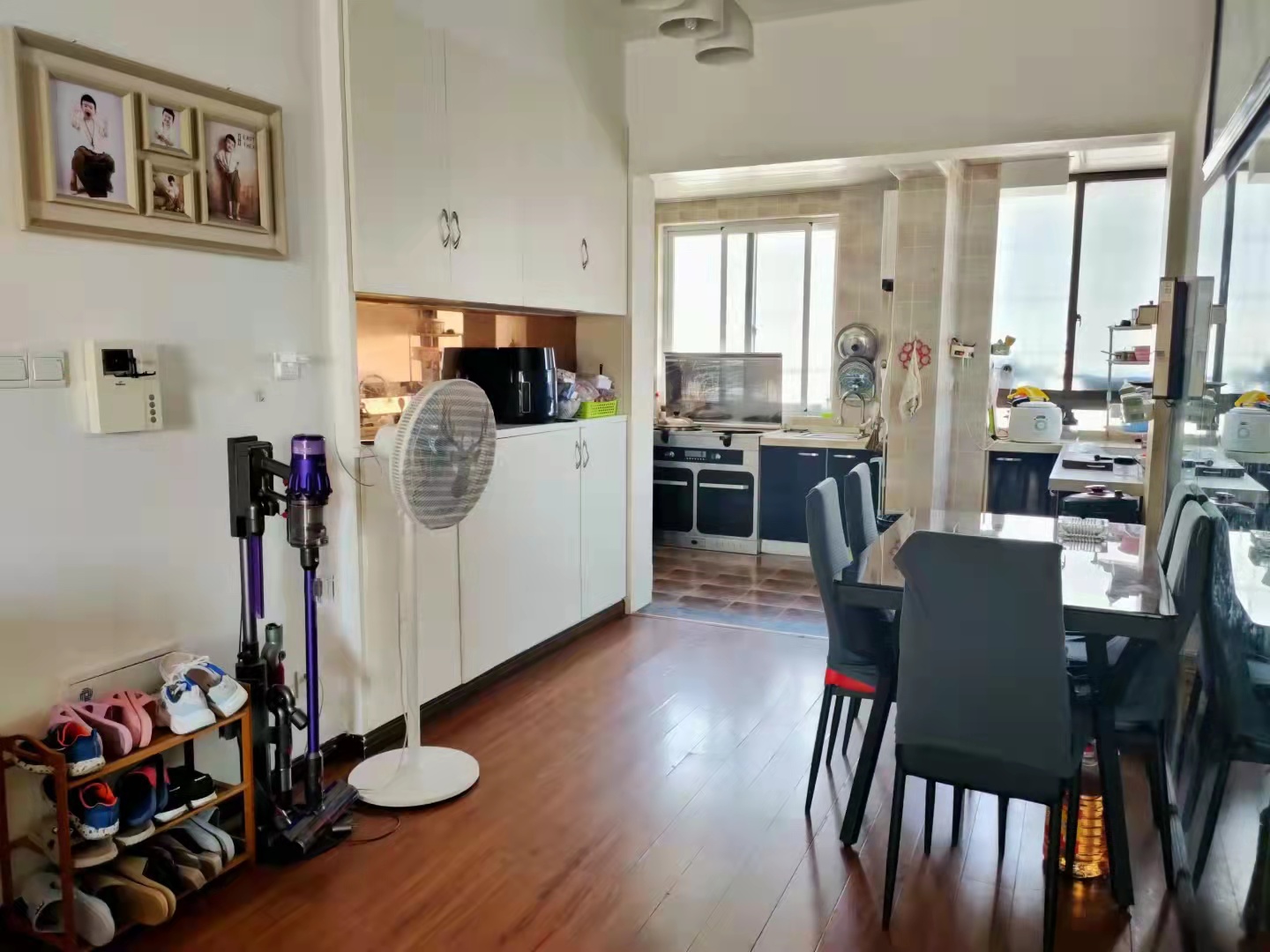 蓝筹公寓二期2-3栋 2室2厅1卫 54.0万 蓝筹公寓二期2-3栋 2室2厅1卫 54.0万客厅