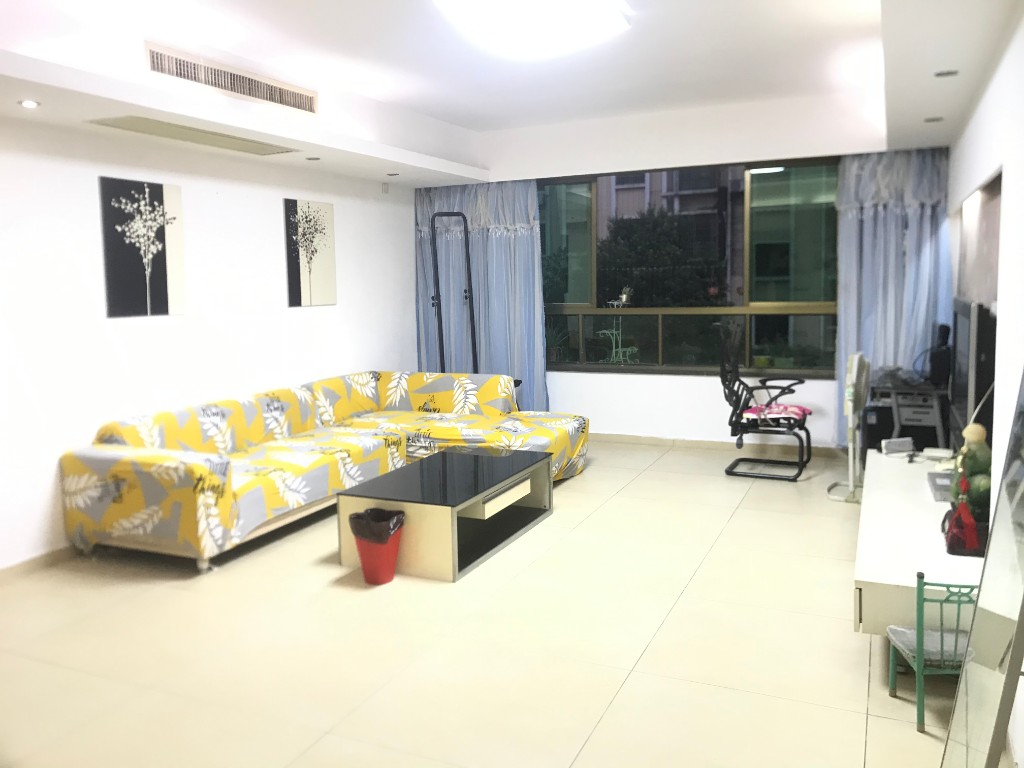 阳光馨庭苑 4室2厅2卫 2500.0元/月 阳光馨庭苑 4室2厅2卫 2500.0元/月室内图