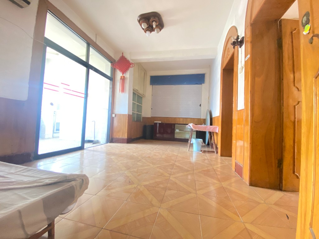 粮食局家属楼 4室2厅1卫 900.0元/月 粮食局家属楼 4室2厅1卫 900.0元/月室内图