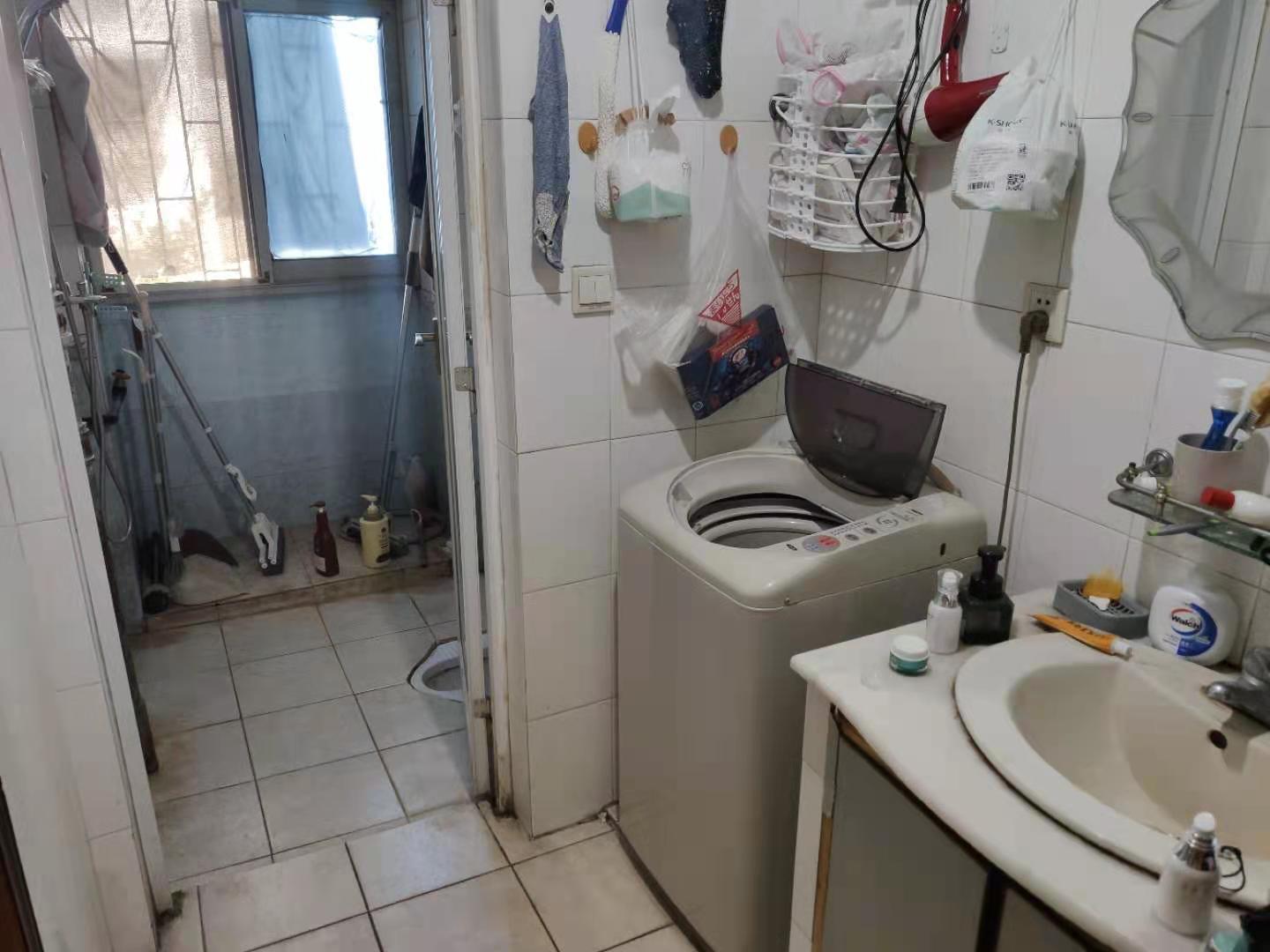 铁路生活区 3室2厅1卫 1300.0元/月 铁路生活区 3室2厅1卫 1300.0元/月室内图