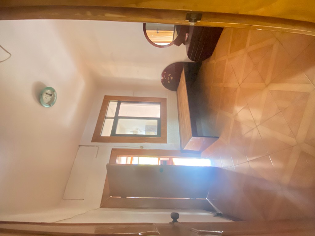 粮食局家属楼 4室2厅1卫 900.0元/月 粮食局家属楼 4室2厅1卫 900.0元/月室内图