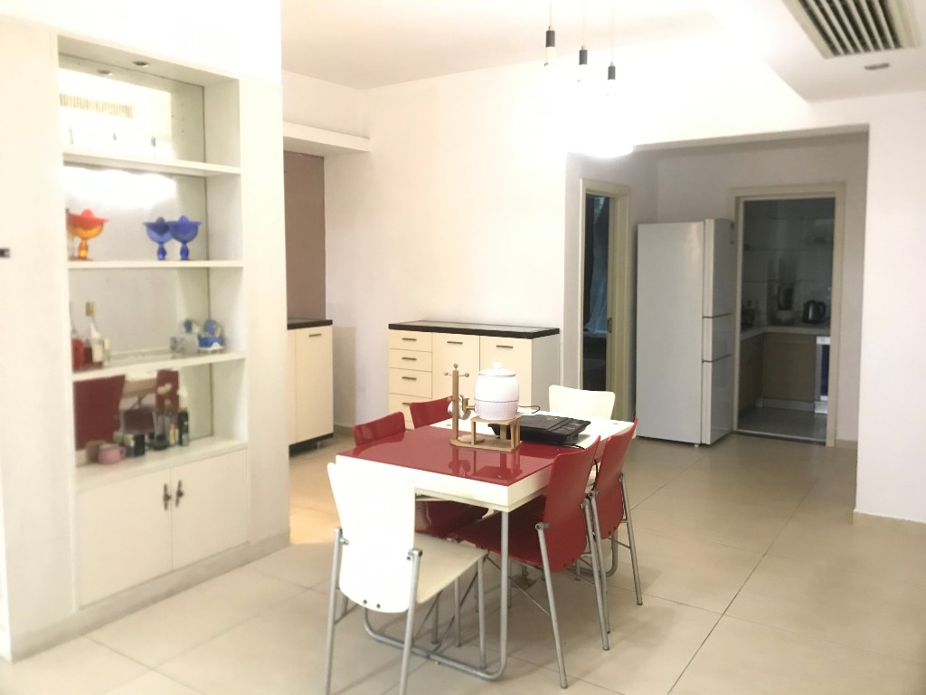 阳光馨庭苑 4室2厅2卫 2500.0元/月 阳光馨庭苑 4室2厅2卫 2500.0元/月室内图