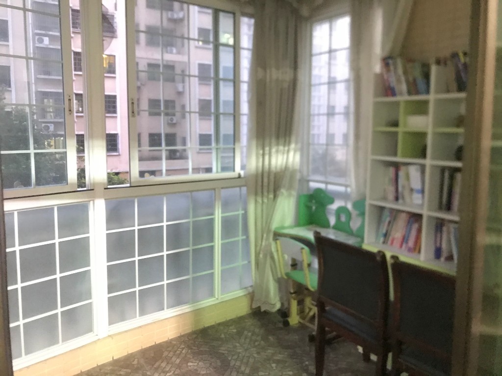 阳光馨庭苑 4室2厅2卫 2500.0元/月 阳光馨庭苑 4室2厅2卫 2500.0元/月室内图