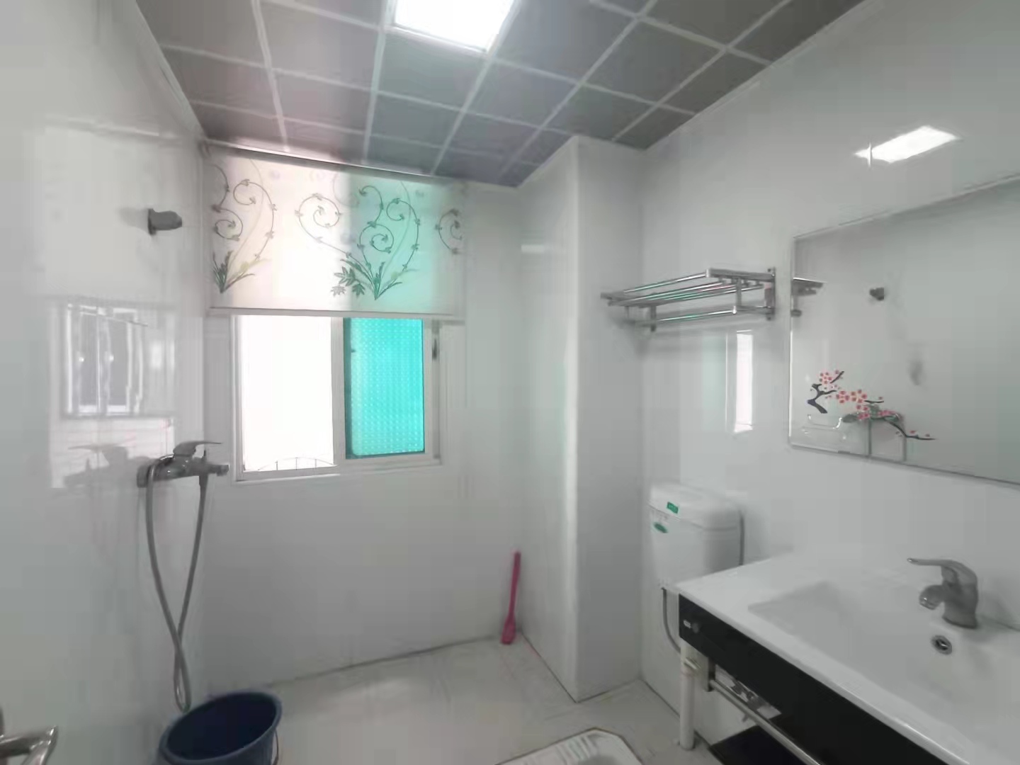 丰越大厦 4室2厅2卫 3600.0元/月 丰越大厦 4室2厅2卫 3600.0元/月小区图