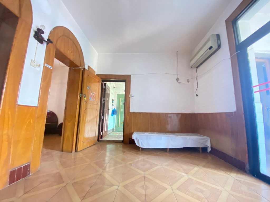 粮食局家属楼 4室2厅1卫 900.0元/月 粮食局家属楼 4室2厅1卫 900.0元/月室内图