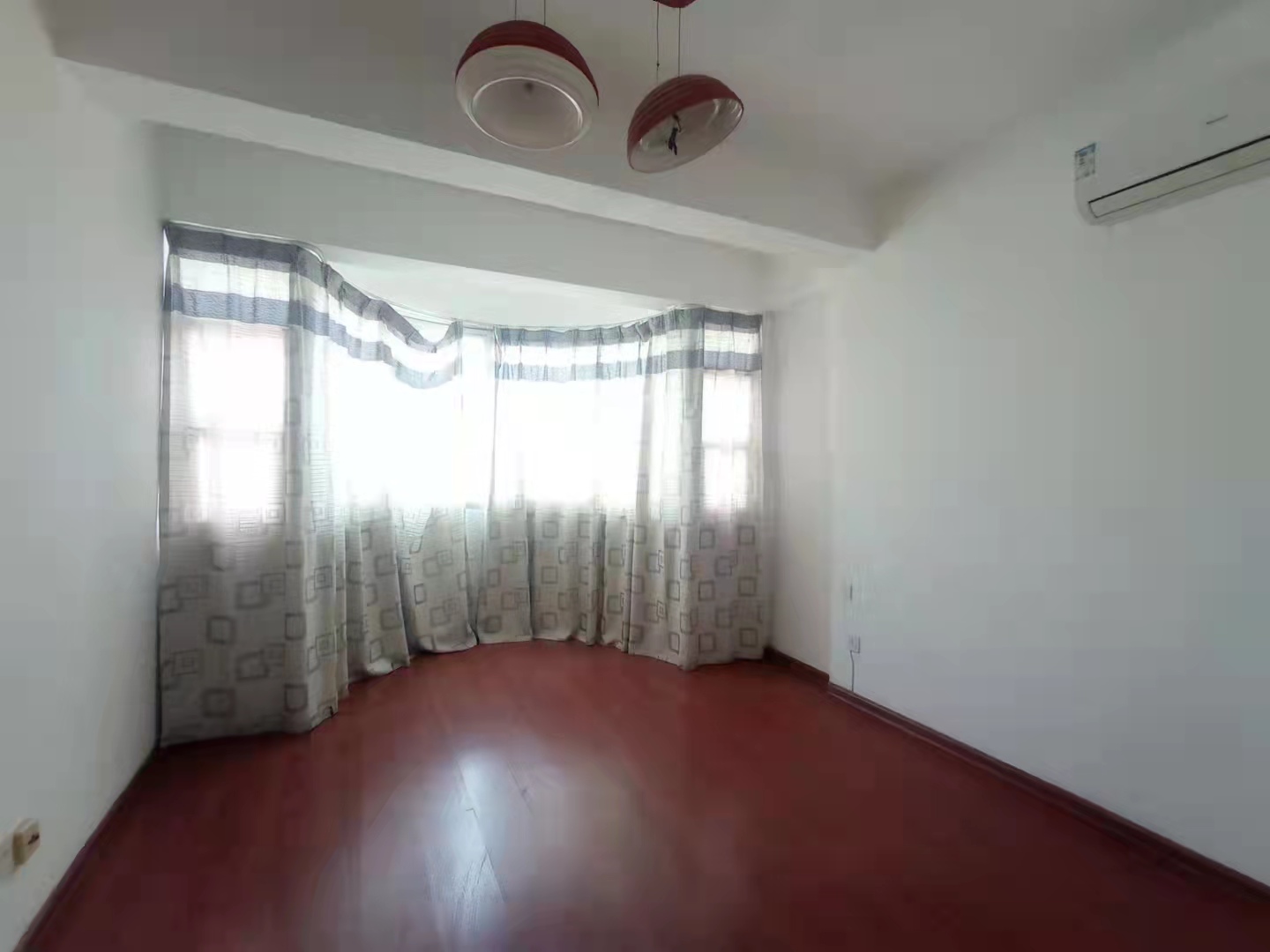 丰越大厦 4室2厅2卫 3600.0元/月 丰越大厦 4室2厅2卫 3600.0元/月室内图