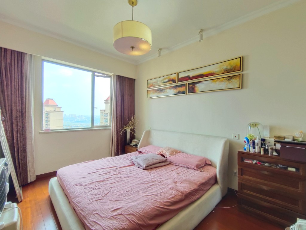 晋合湘水湾一期 3室2厅1卫 69.8万 晋合湘水湾一期 3室2厅1卫 69.8万客厅