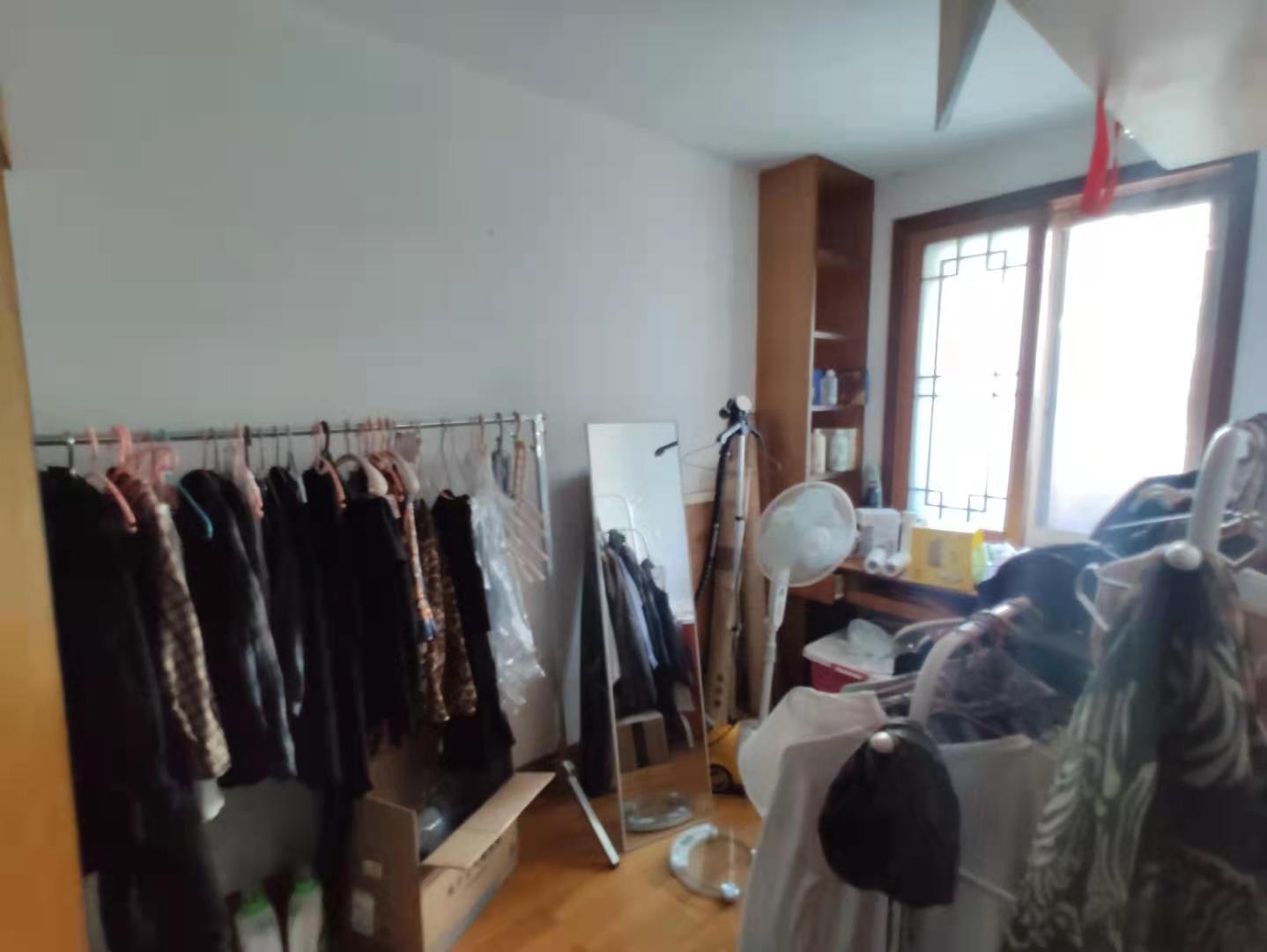 铁路生活区 3室2厅1卫 1300.0元/月 铁路生活区 3室2厅1卫 1300.0元/月室内图