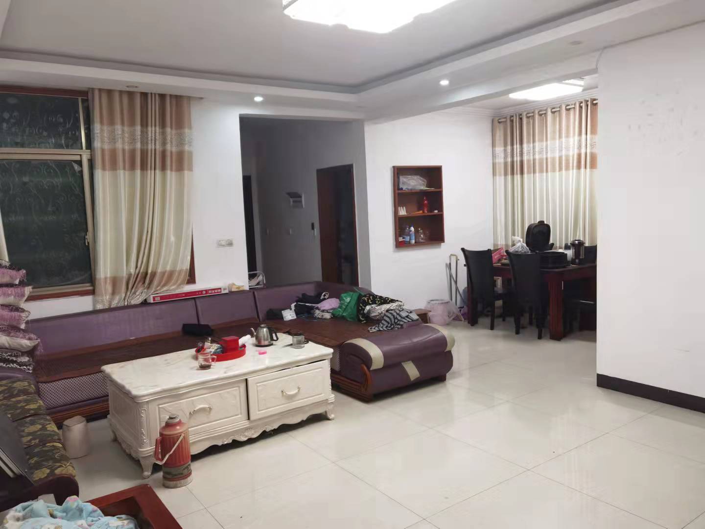 大桃路鑫桃苑安置小区 3室2厅2卫 1300.0元/月 大桃路鑫桃苑安置小区 3室2厅2卫 1300.0元/月室内图