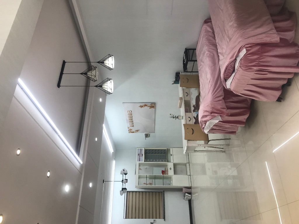 君临新世界  2室2厅1卫    2000.0元/月 君临新世界  2室2厅1卫    2000.0元/月室内图1