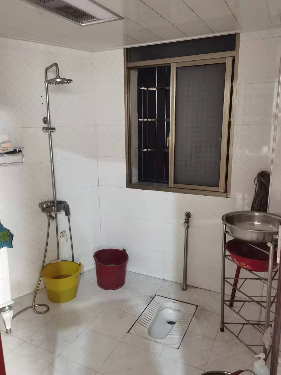 大桃路鑫桃苑安置小区 3室2厅2卫 1300.0元/月 大桃路鑫桃苑安置小区 3室2厅2卫 1300.0元/月室内图