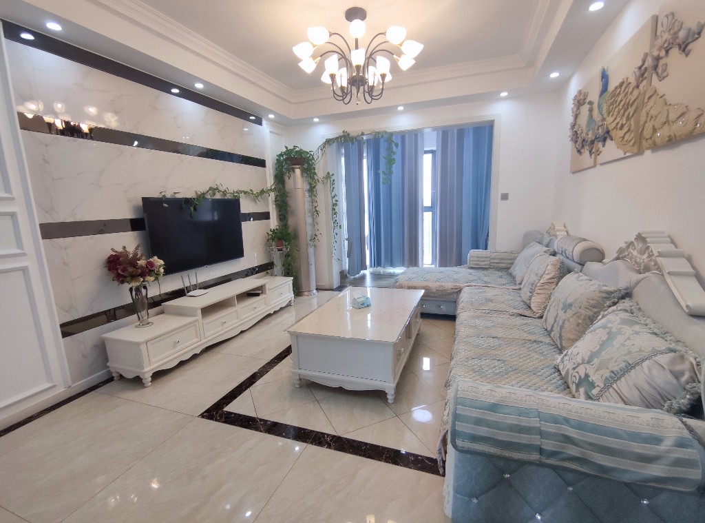 栗雨香堤 3室2厅1卫 70.0万 栗雨香堤 3室2厅1卫 70.0万客厅