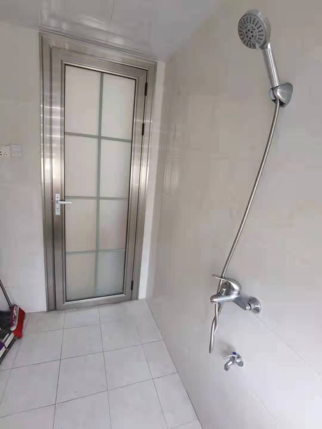 兴发花苑 1室1厅1卫 1000.0元/月 兴发花苑 1室1厅1卫 1000.0元/月室内图