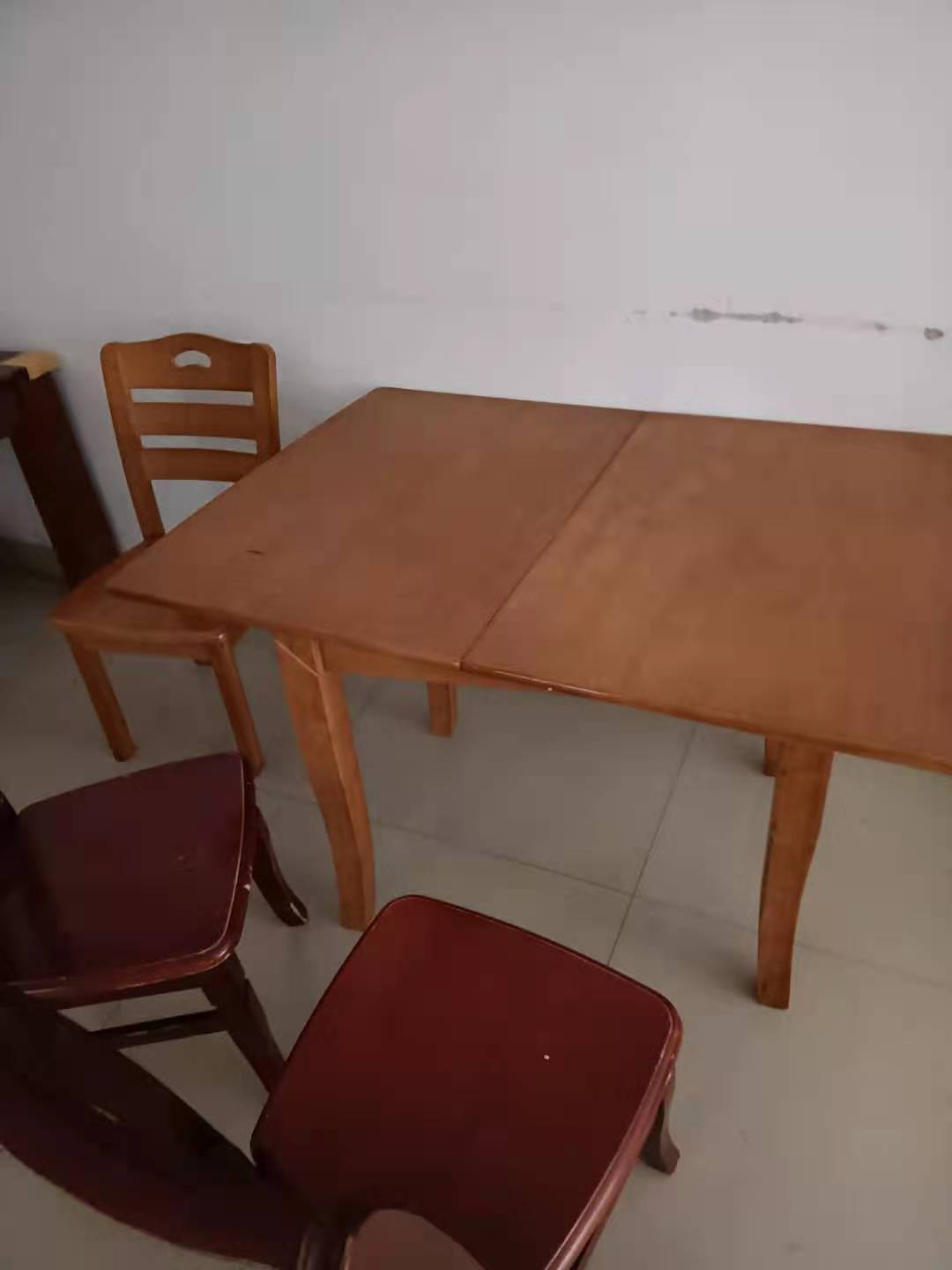 湘苑小区 3室2厅2卫 1300.0元/月 湘苑小区 3室2厅2卫 1300.0元/月室内图