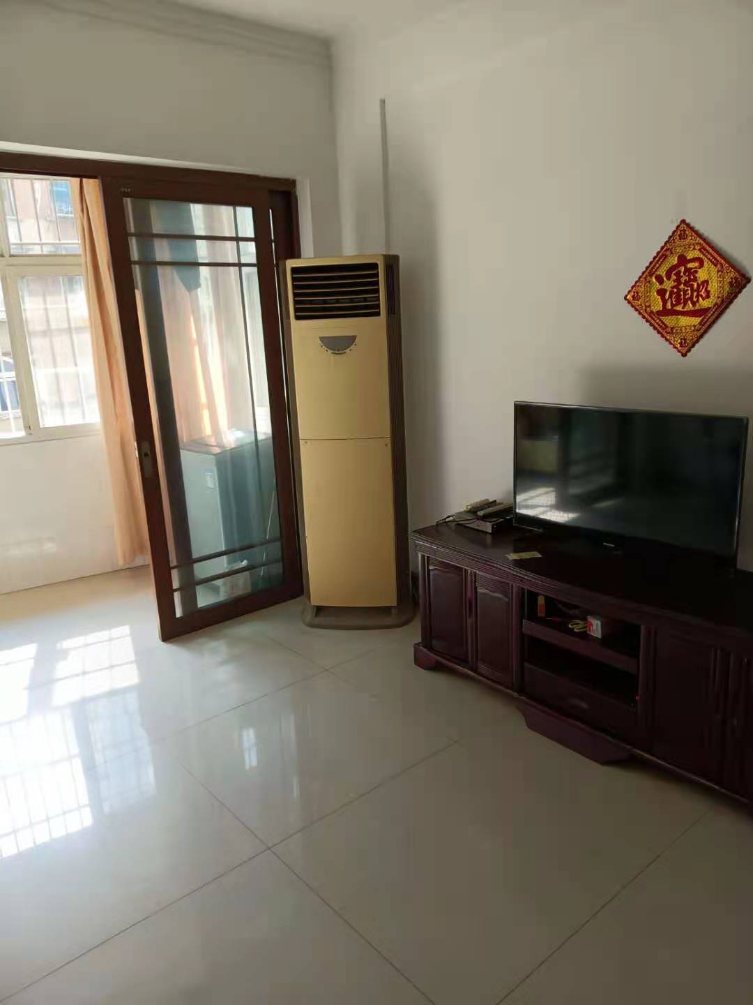 湘苑小区 3室2厅2卫 1300.0元/月 湘苑小区 3室2厅2卫 1300.0元/月室内图