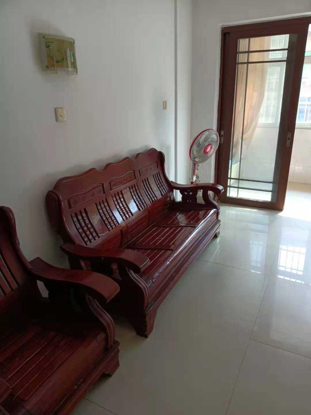 湘苑小区 3室2厅2卫 1300.0元/月 湘苑小区 3室2厅2卫 1300.0元/月室内图