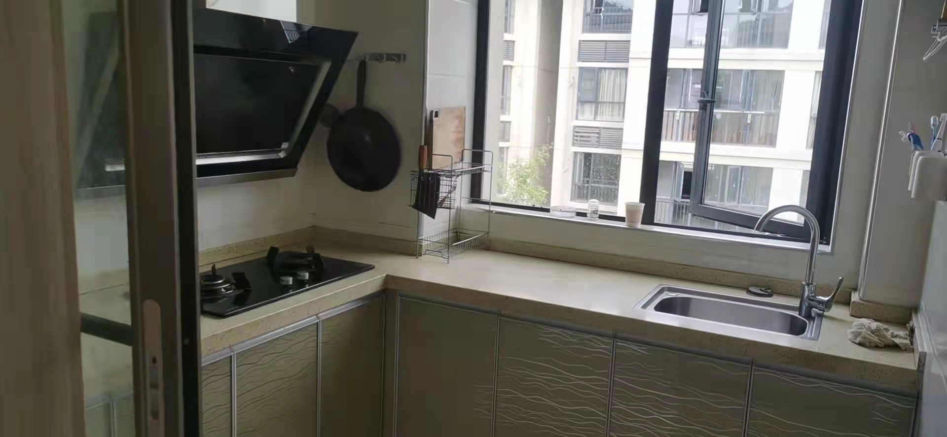 兴发花苑 1室1厅1卫 1000.0元/月 兴发花苑 1室1厅1卫 1000.0元/月室内图