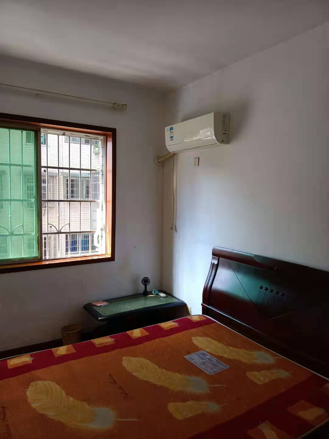 湘苑小区 3室2厅2卫 1300.0元/月 湘苑小区 3室2厅2卫 1300.0元/月室内图