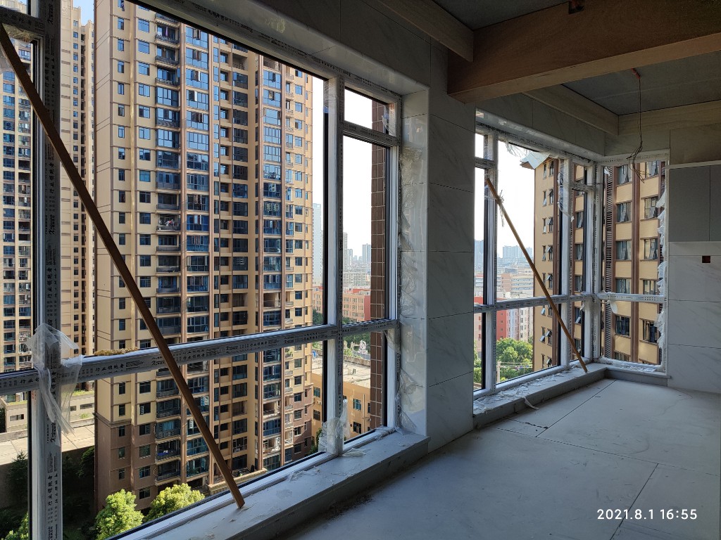 五洲锦城  4室2厅2卫    90.0万 五洲锦城  4室2厅2卫    90.0万卧室